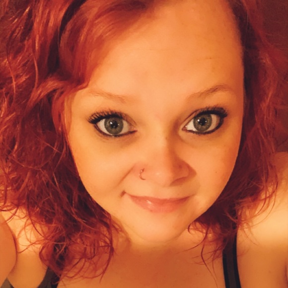Profile Picture of Sarah Sheaffer (@country1122) on Poshmark