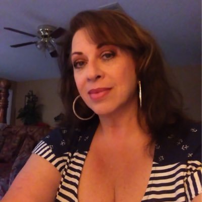 Profile Picture of Loretta Ramos (@Loretta23032303) on Twitter