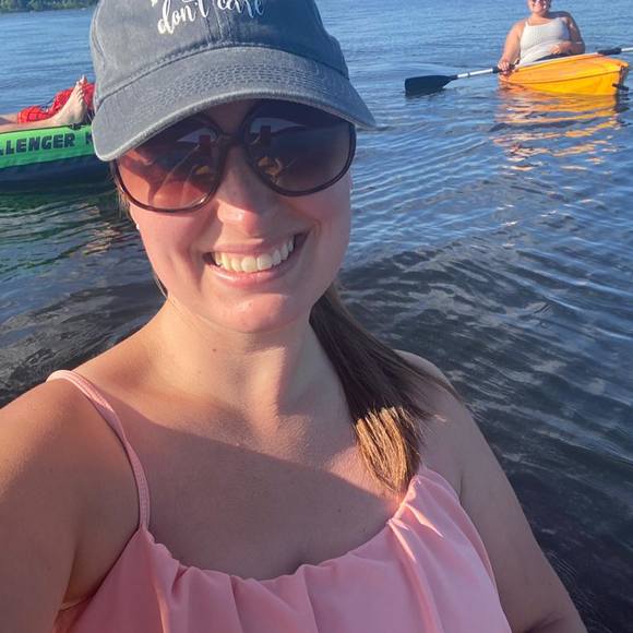 Profile Picture of Jodi Anderson (@jodianderson690) on Poshmark