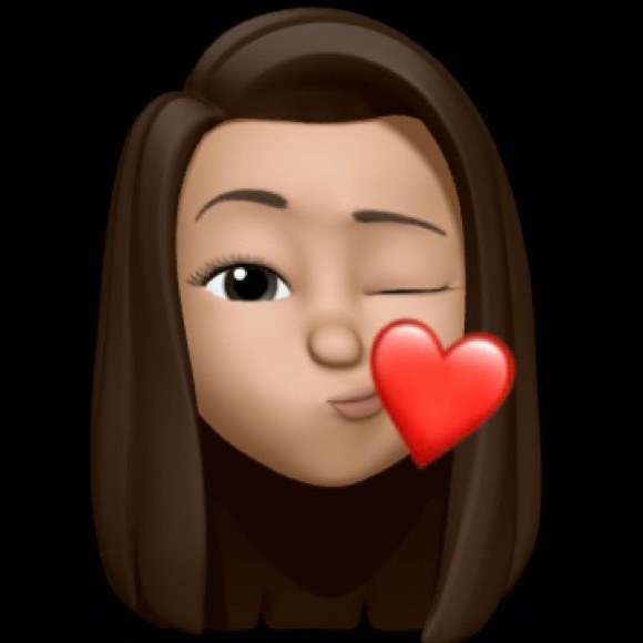 Profile Picture of Panayiota Anastos (@panastos) on Poshmark