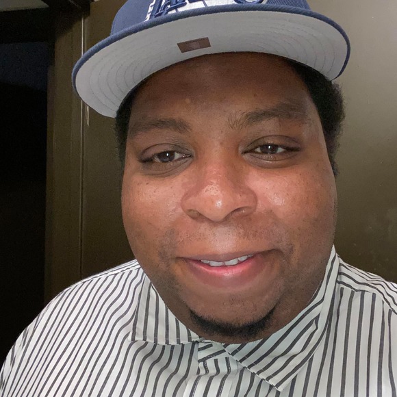 Profile Picture of Andrew Vasquez (@bigwormvasquez) on Poshmark