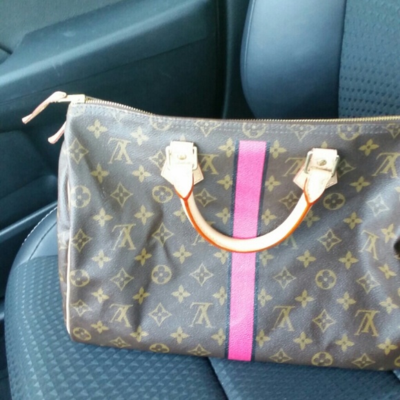 Profile Picture of Shantha Cardoza (@shantha) on Poshmark