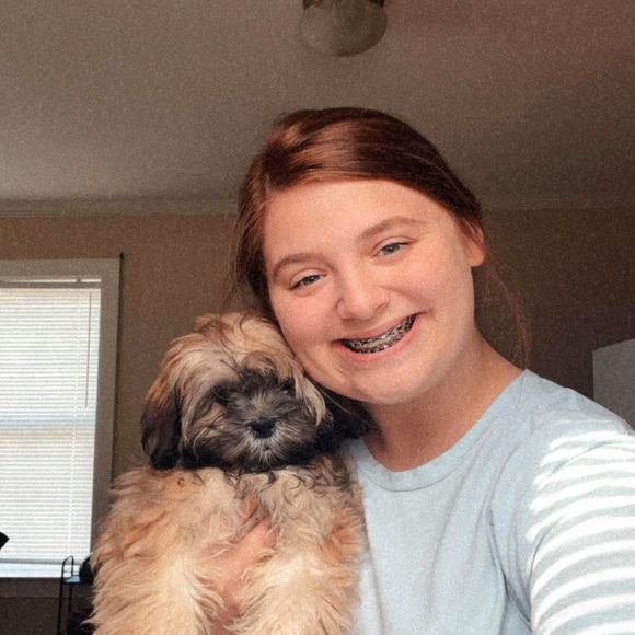 Profile Picture of Kara Blackwell (@karablackwel875) on Poshmark