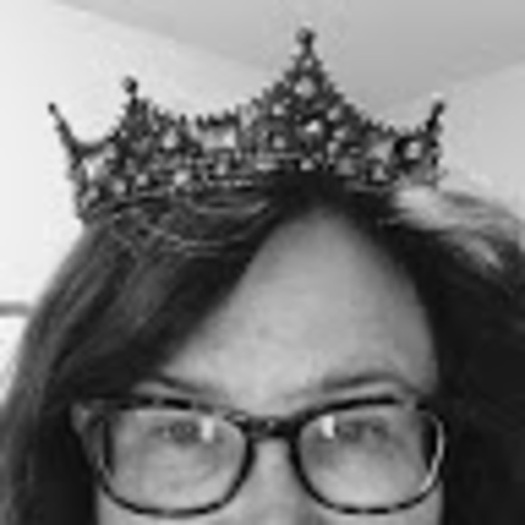 Profile Picture of Alison Hale (@ahale2778) on Poshmark