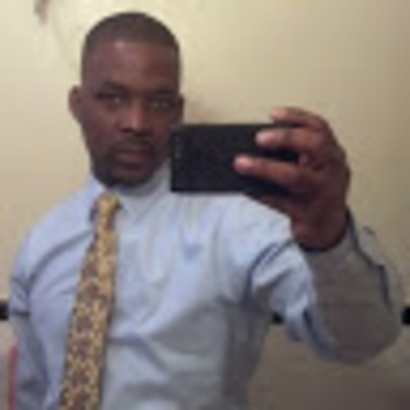 Profile Picture of Darren Knights (@darrenk115) on Poshmark
