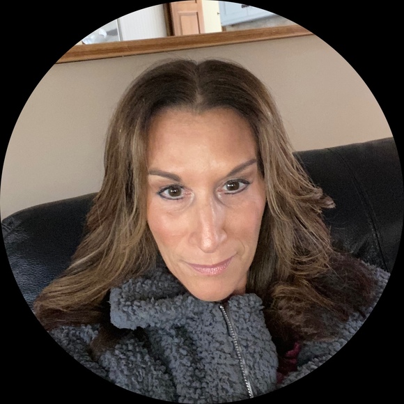 Stephanie Katzman - Poshmark Profile Picture of Stephanie Katzman (@sjk444) on Poshmark