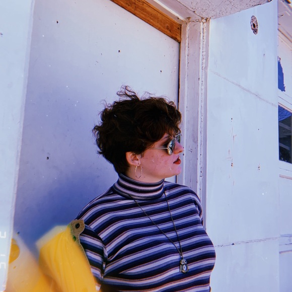 Profile Picture of Rachel Schmutzler (@rlillies) on Poshmark
