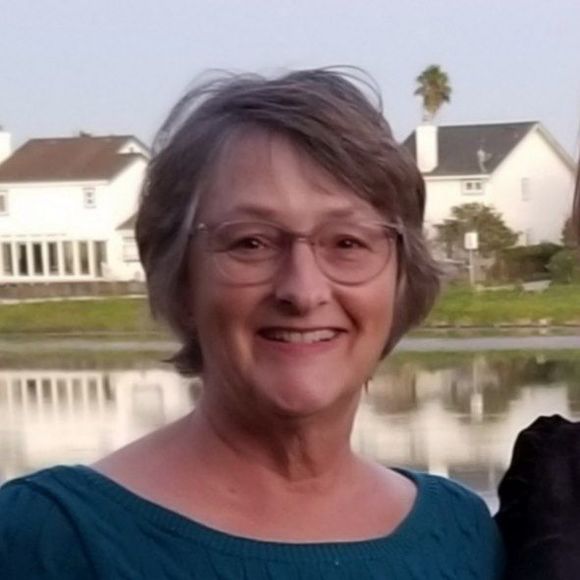 Profile Picture of Pat Hoidal (@pathoidal) on Poshmark