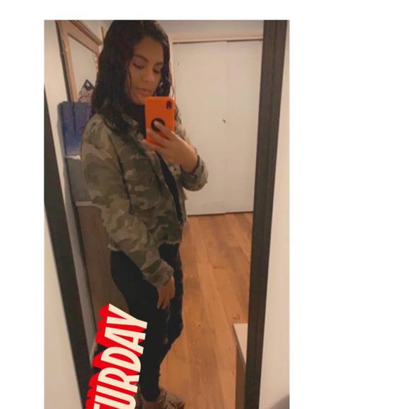 Profile Picture of Miriam Corona (@miriam1115) on Poshmark