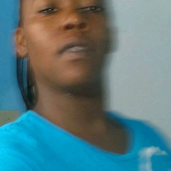 Profile Picture of Yolanda Roach (@gatorbate1397) on Poshmark