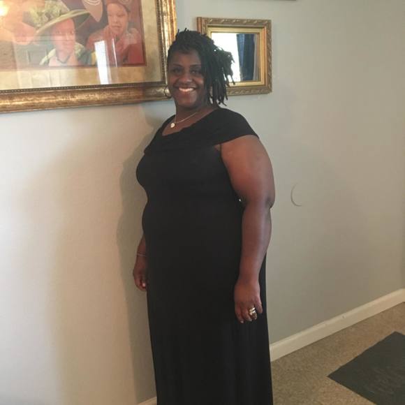 Profile Picture of Betty Anderson (@bpettigrew449) on Poshmark