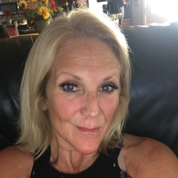 Profile Picture of Beverly Sparks (@bsparks0615) on Poshmark