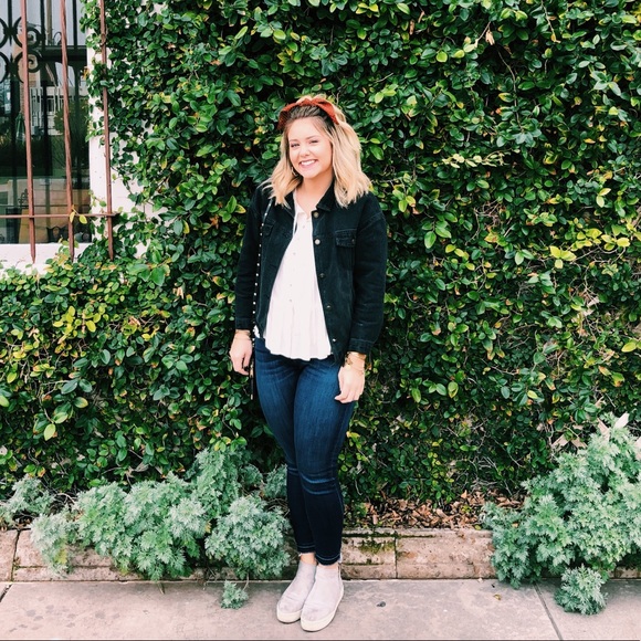 Profile Picture of Tess Vanzyverden (@tessvanzy) on Poshmark
