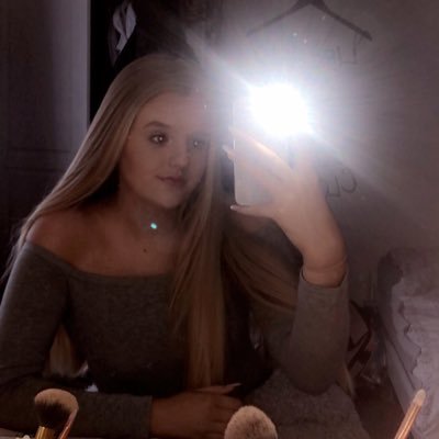 Profile Picture of Libby Winter (@libbywinter18) on Twitter