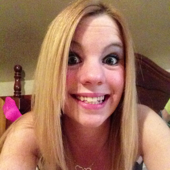 Profile Picture of Jessica Dylewski (@dylewskijessica) on Poshmark