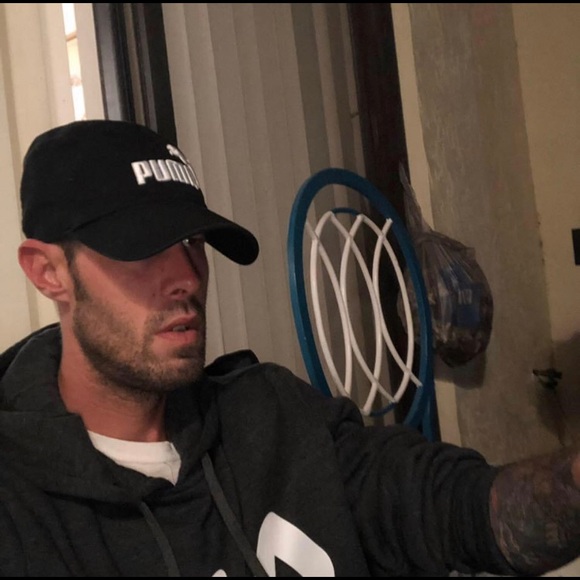 Profile Picture of Matthew Flierl (@mflierl85) on Poshmark