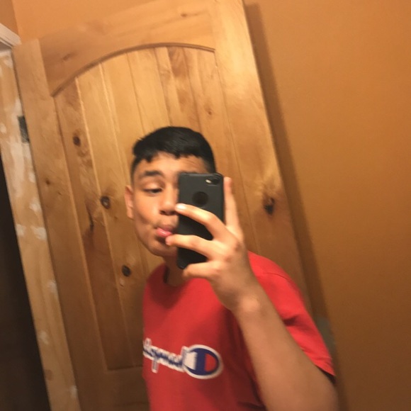 Profile Picture of Vicente Bernal (@vicentebernal) on Poshmark