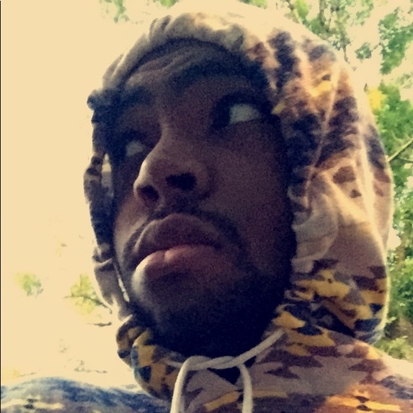 Profile Picture of Chris Bennet (@cbennet216) on Poshmark