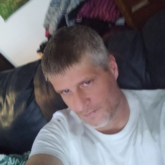 Profile Picture of Antonio Stephens (@tony73stephens) on Poshmark