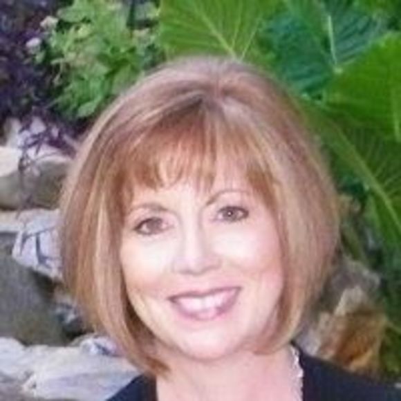 Profile Picture of Janet Sims (@janetcbeard) on Poshmark