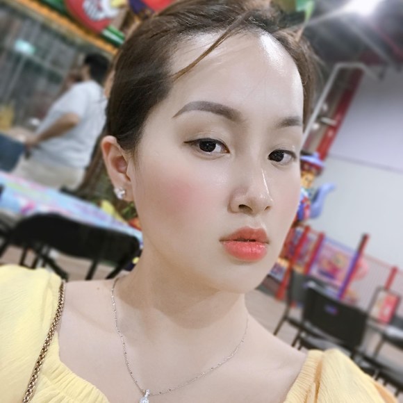 Profile Picture of Bui Nhung (@nhungfamily) on Poshmark