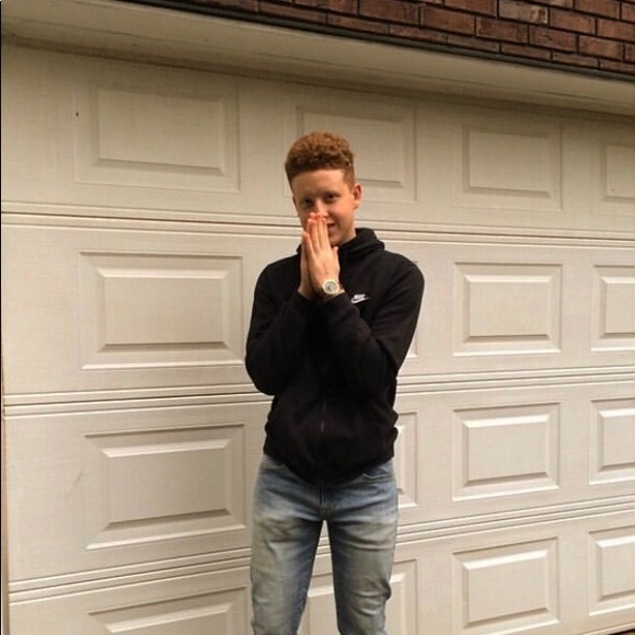 Profile Picture of Nathan Cestero (@nathancestero) on Poshmark