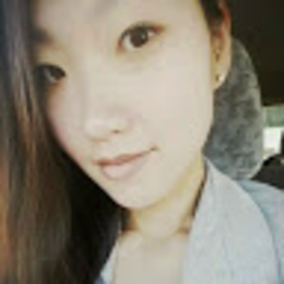 Profile Picture of Cassity Jo (@cassity_jo) on Poshmark