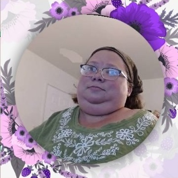 Profile Picture of Chris Cordrey (@collettesea) on Poshmark