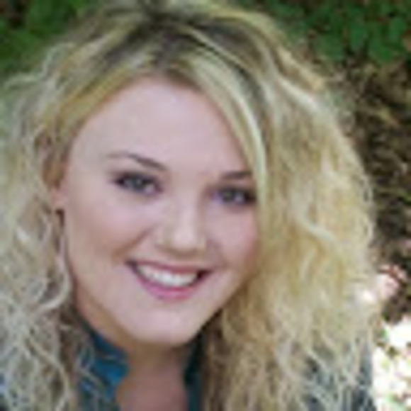 Profile Picture of Heather Aldrich (@hknoll89) on Poshmark