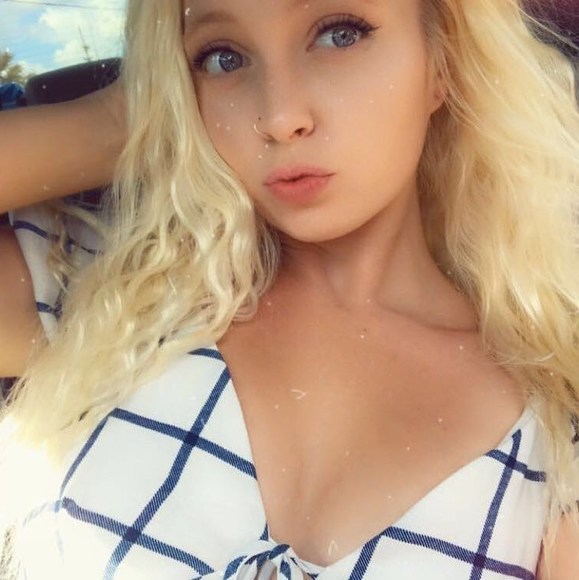 Profile Picture of Kaylee Killingsworth (@kayleeann24) on Poshmark