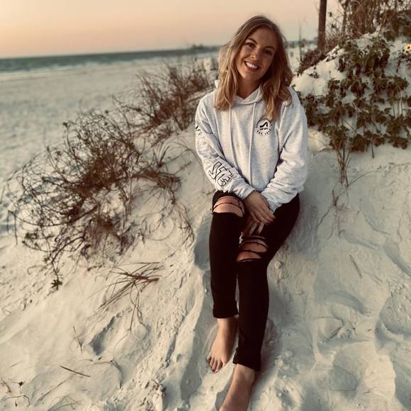 Profile Picture of Christine Brill (@cbrill7) on Poshmark