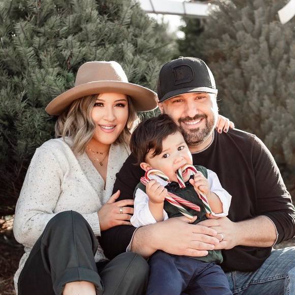 Profile Picture of Michiyo Wang (@kalen1220) on Poshmark