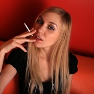 Profile Picture of Elene Collova (@EleneCollova974) on Twitter