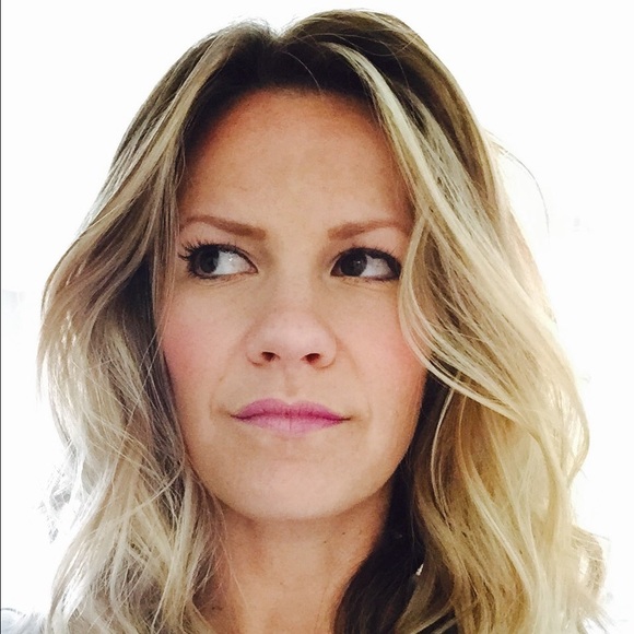 Profile Picture of Tamara Battles (@tambattles) on Poshmark