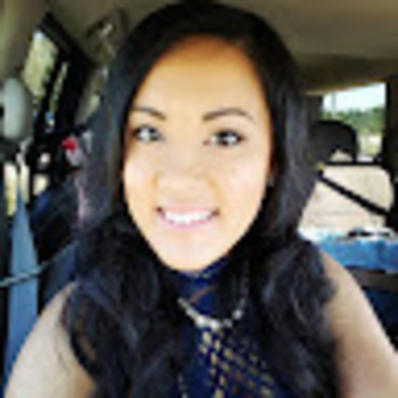 Profile Picture of Nataleen Janousek (@n_janousek) on Poshmark