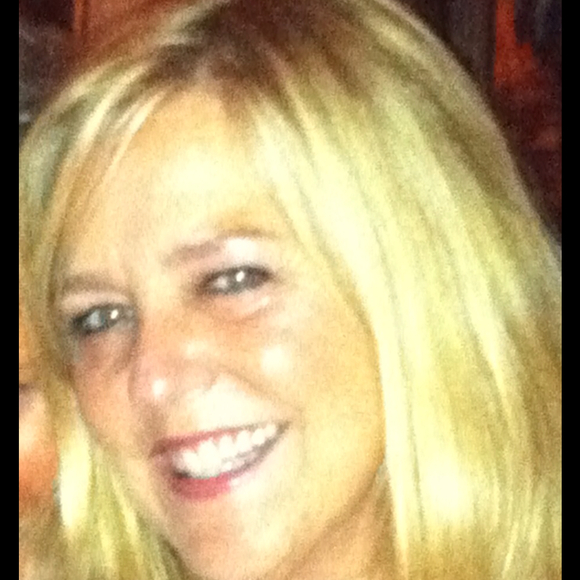 Profile Picture of Lori Boyd (@loristreasures) on Poshmark