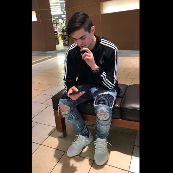 Profile Picture of Brandon To (@b_to) on Poshmark