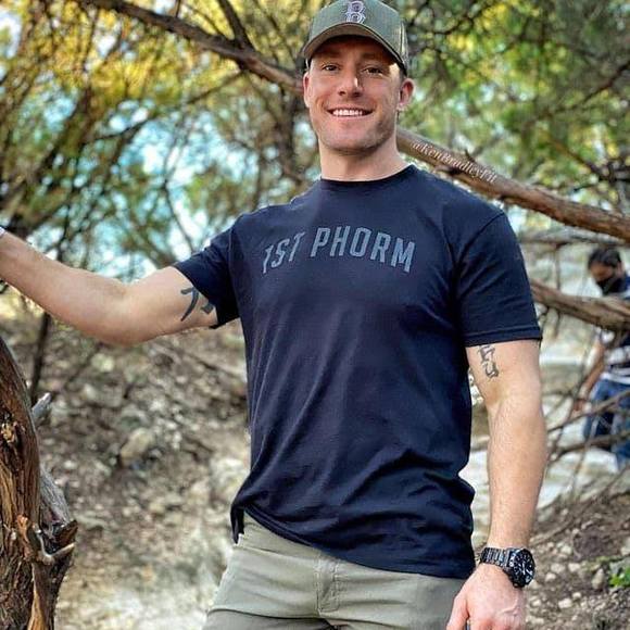 Profile Picture of Iris Woods (@lsodwirelesshub) on Poshmark