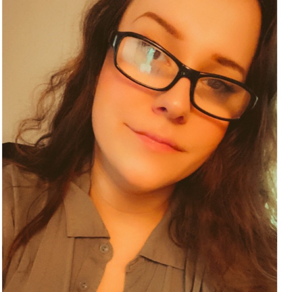 Profile Picture of Tori Coutermarsh (@toristees) on Poshmark