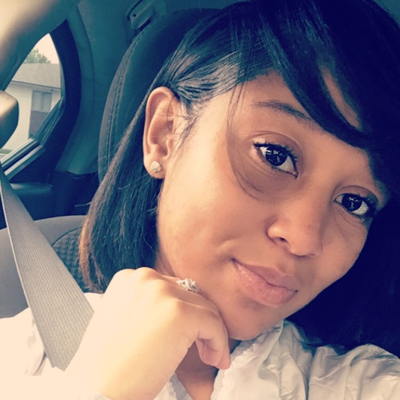 Profile Picture of Crissy Pooh (@crissypooh23) on Poshmark