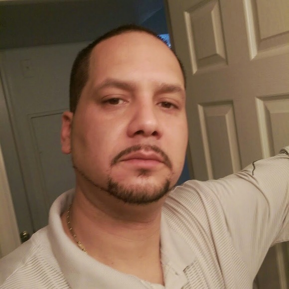 Profile Picture of Manny Roman (@boricua7274) on Poshmark