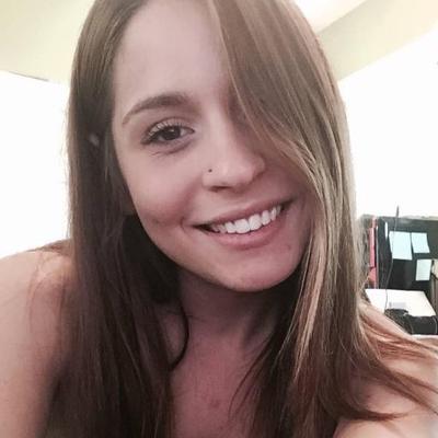 Profile Picture of Emma Colangelo (@colangelo_d) on Twitter