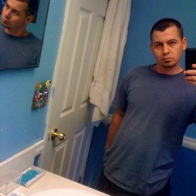 Profile Picture of Chris Crowell (@T_W_E_E_T_) on Twitter