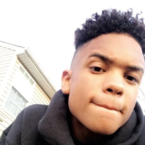 Jb Brooks - Poshmark Profile Picture of Jb Brooks (@jb0005743) on Poshmark