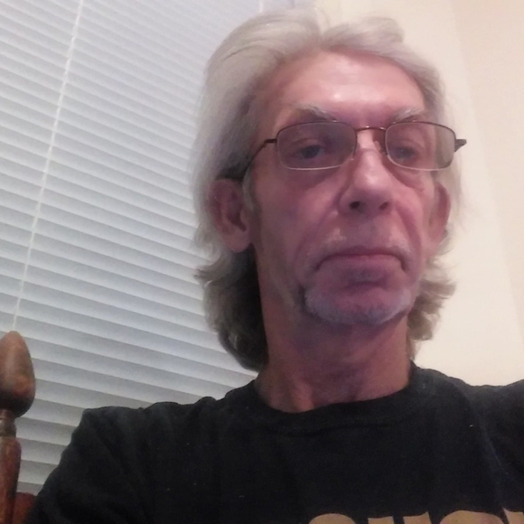 Joe Gill - Poshmark Profile Picture of Joe Gill (@joegill727) on Poshmark