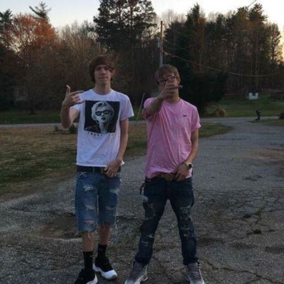 Profile Picture of Keith Robinette (@keith420) on Poshmark