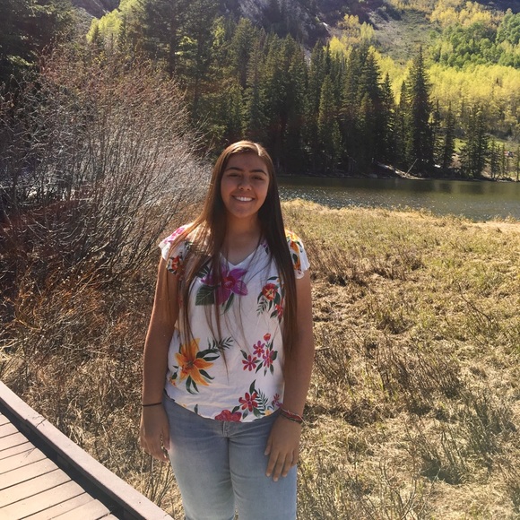 Profile Picture of J-lynn Wallwork (@j_wallwork) on Poshmark