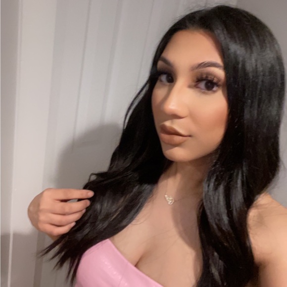 Profile Picture of Hannah Patel (@hannahpatel17) on Poshmark