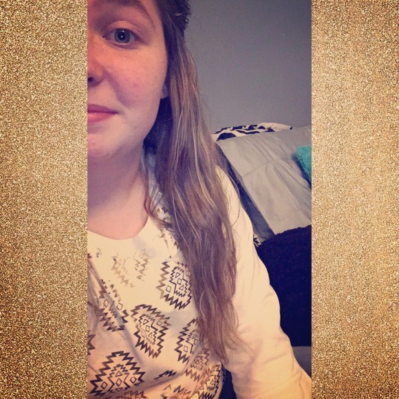 Profile Picture of Emilee Blansett (@blansett_emilee) on Poshmark