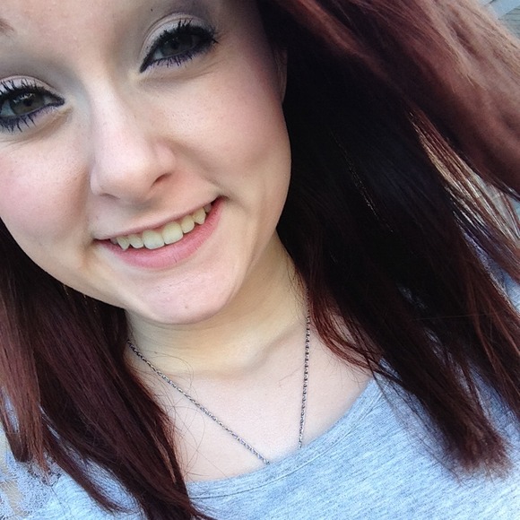 Profile Picture of Miranda Siverd (@miranda_00) on Poshmark